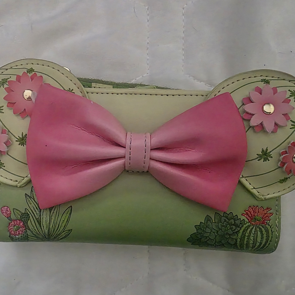 Disney Loungefly Minni Mouse Cactus Wallet